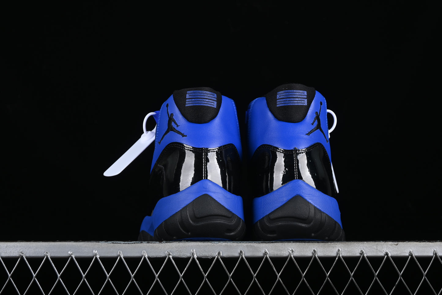 AJ11 Mid