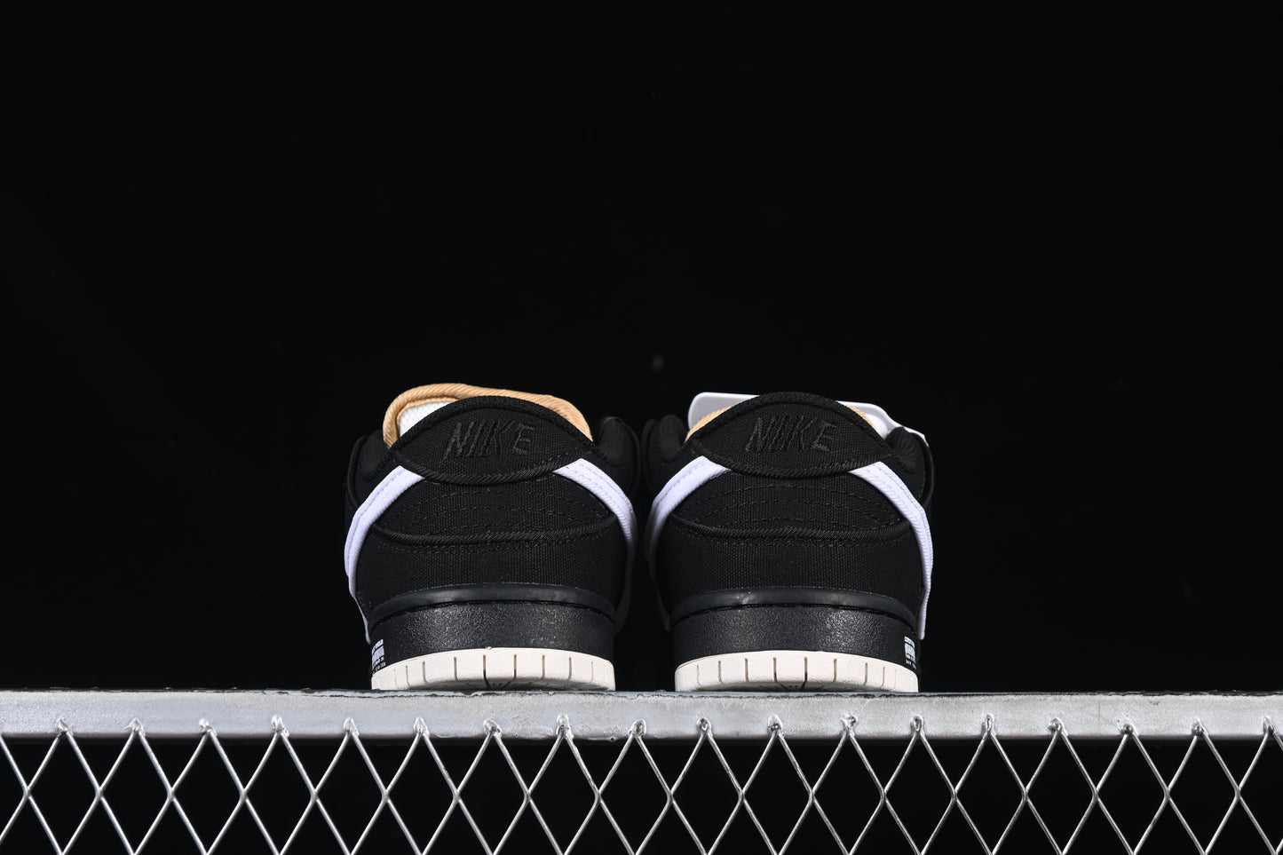 SB Dunk Low Premium