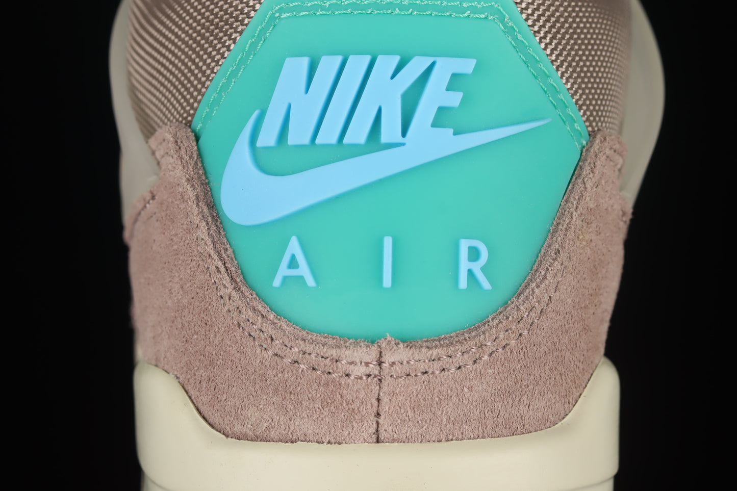AJ4 Retro