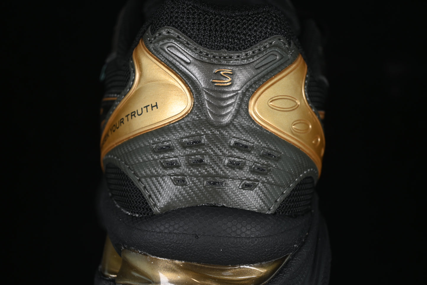 Gel-Kayano 14
