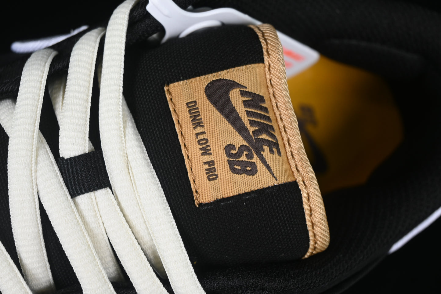 SB Dunk Low Premium