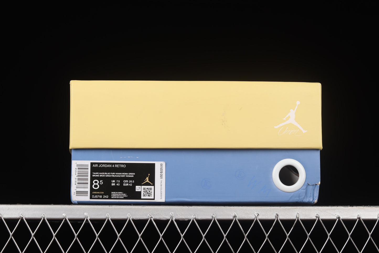AJ4 Retro