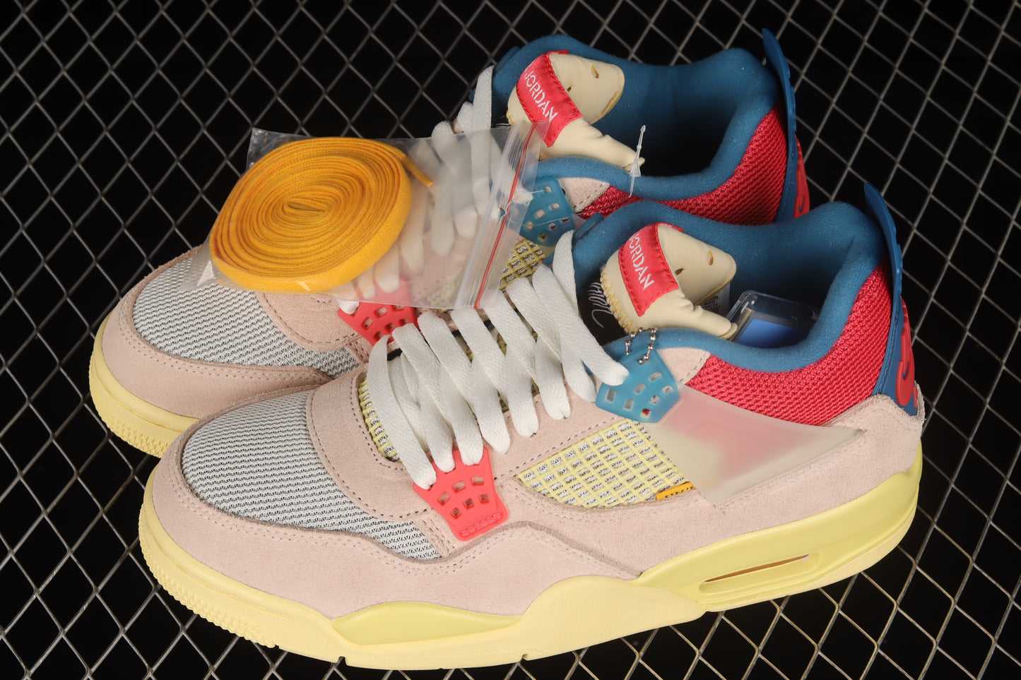 AJ4 Retro