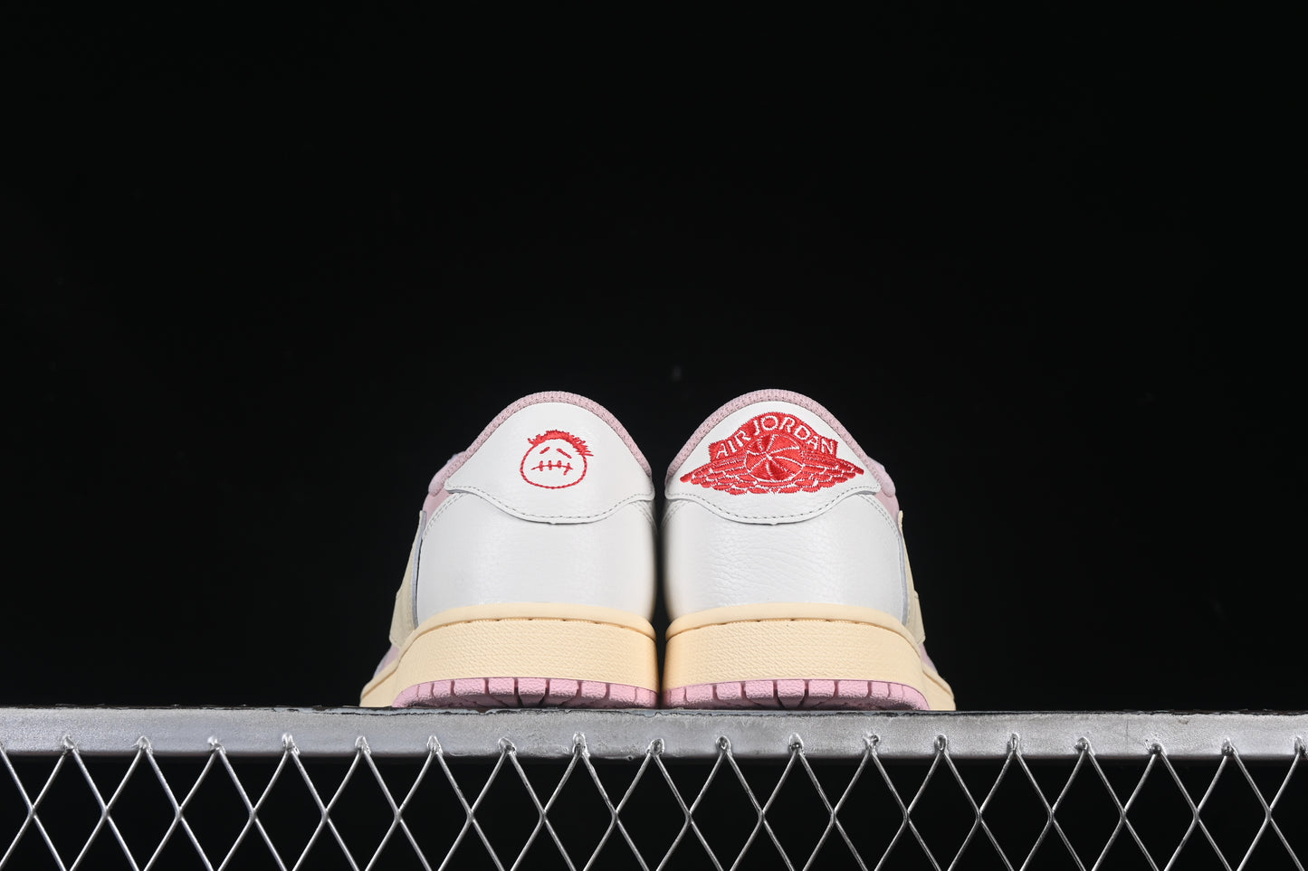 AJ1 Low