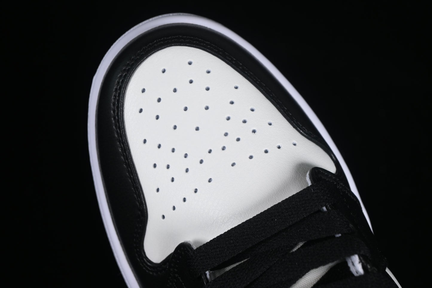 Black Toe