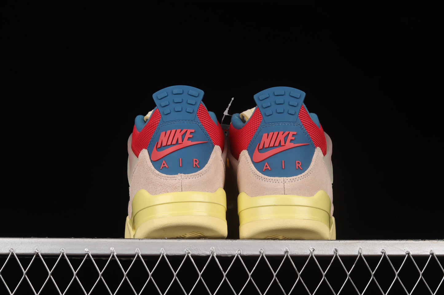 AJ4 Retro