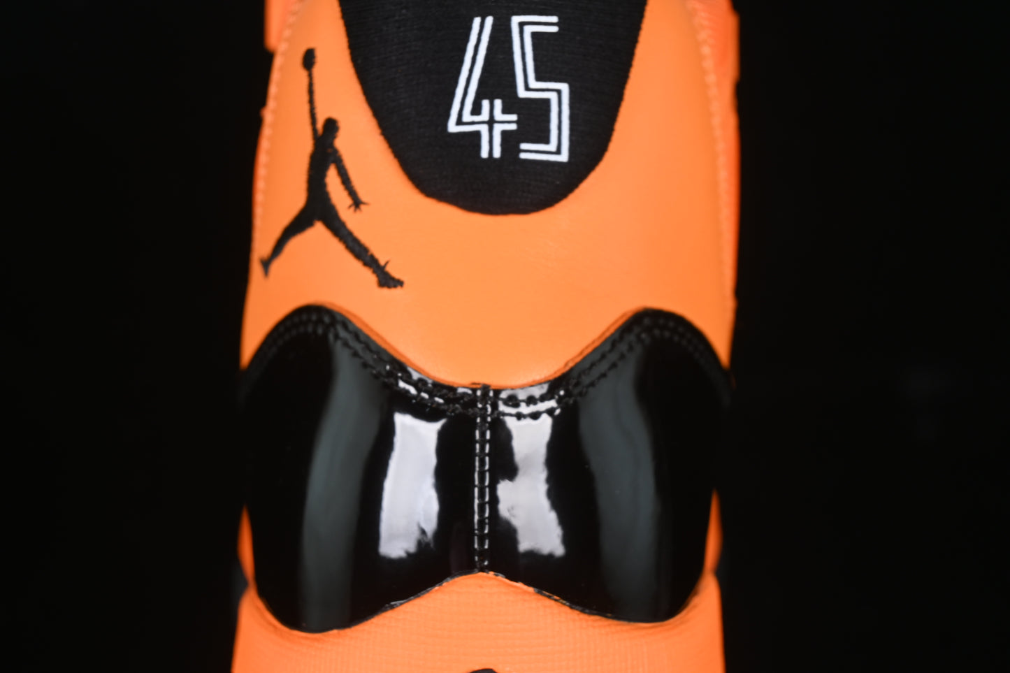 AJ11 Mid