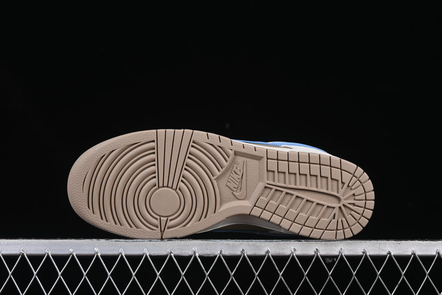 SB Dunk Low Premium