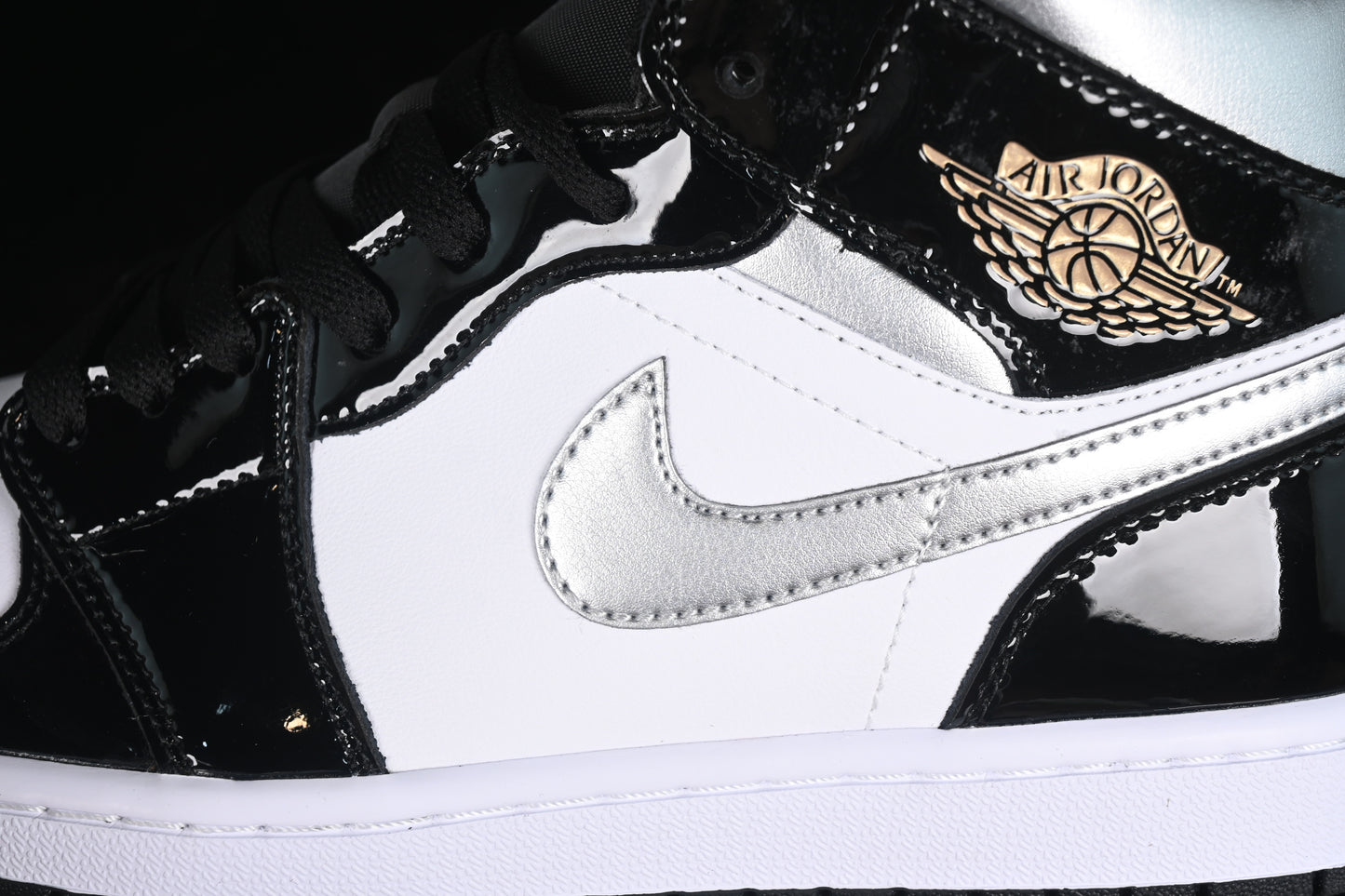 AJ1 Mid