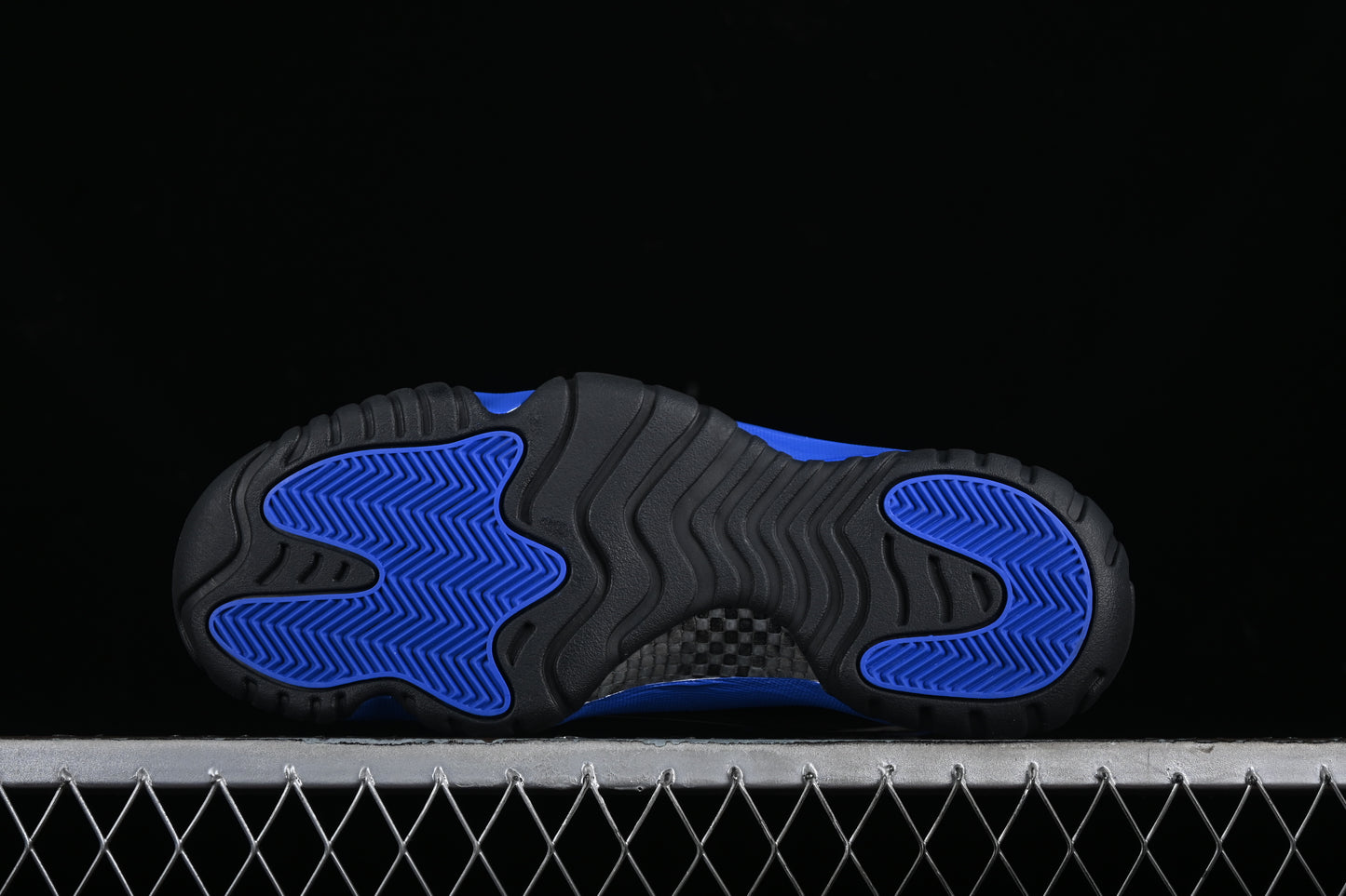 AJ11 Mid
