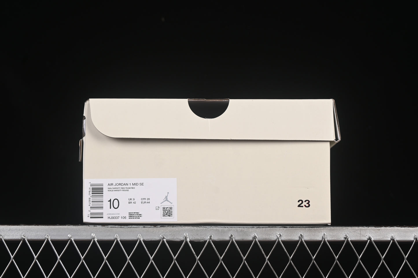 AJ1 Mid