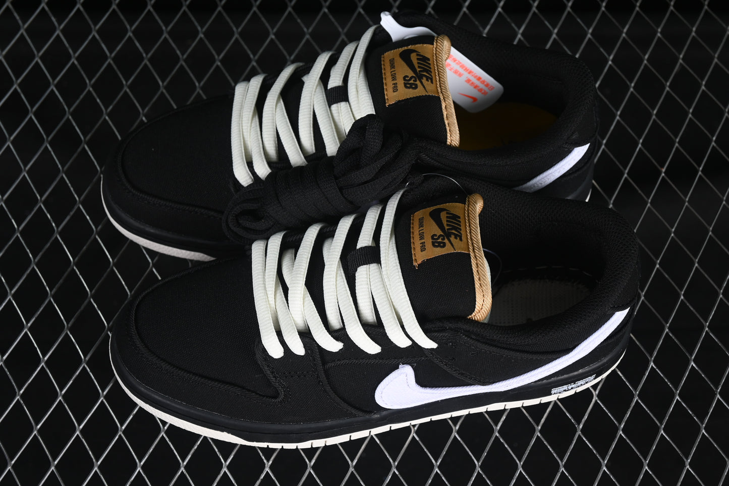 SB Dunk Low Premium