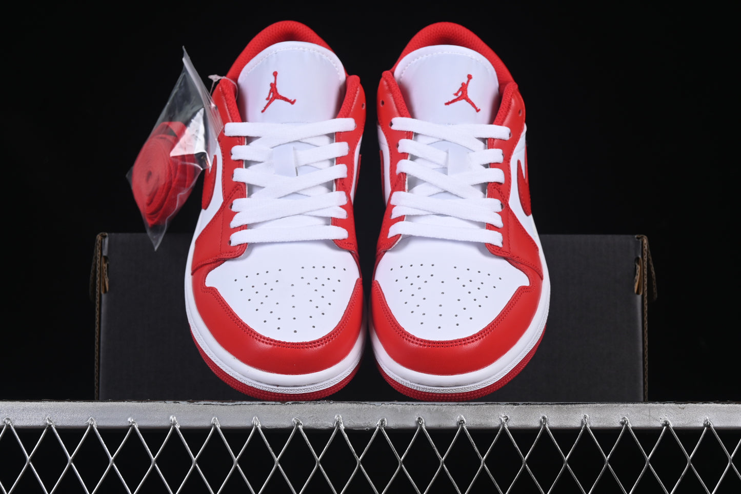 AJ1 Low