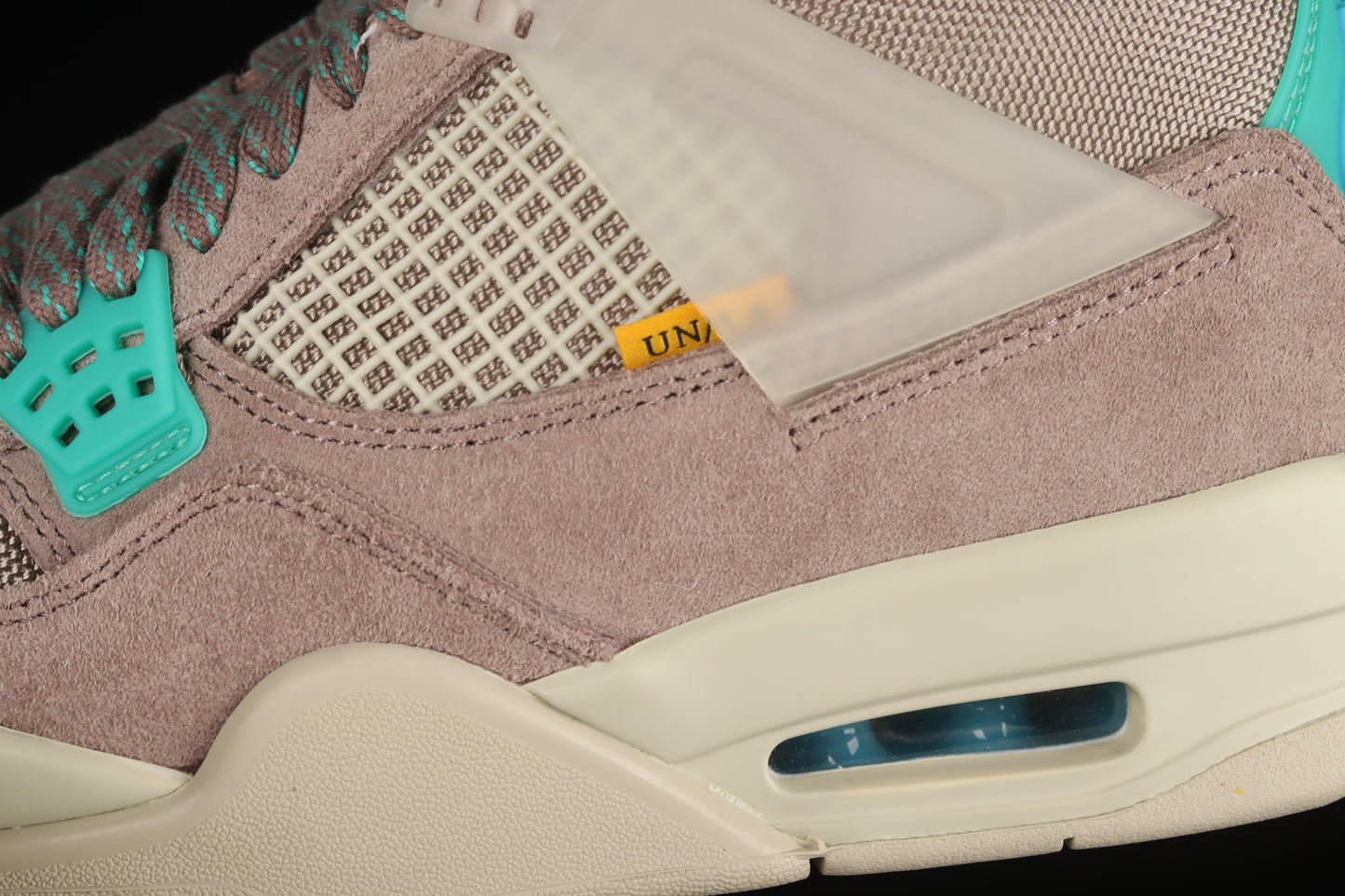 AJ4 Retro