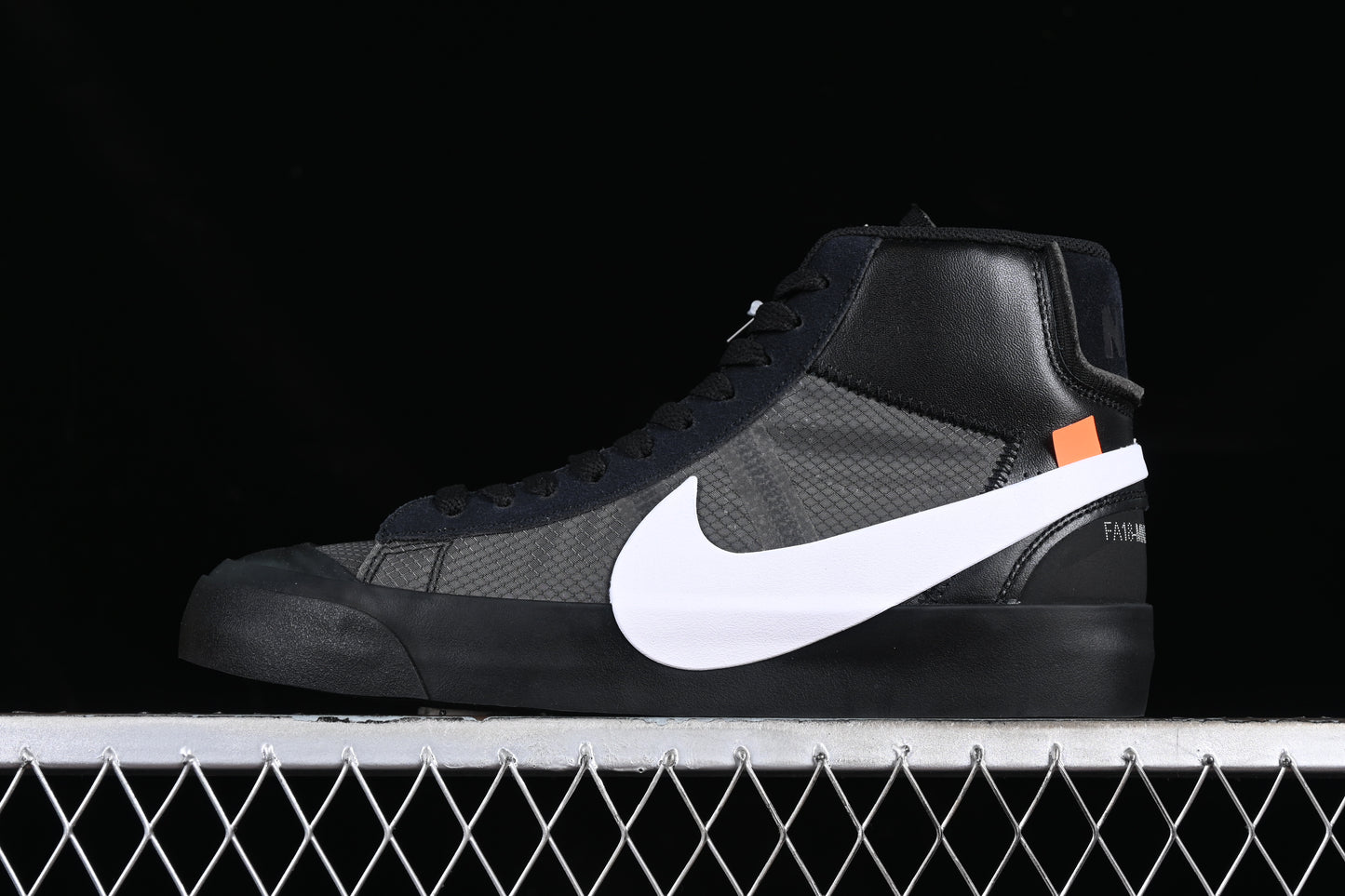 Blazer Mid