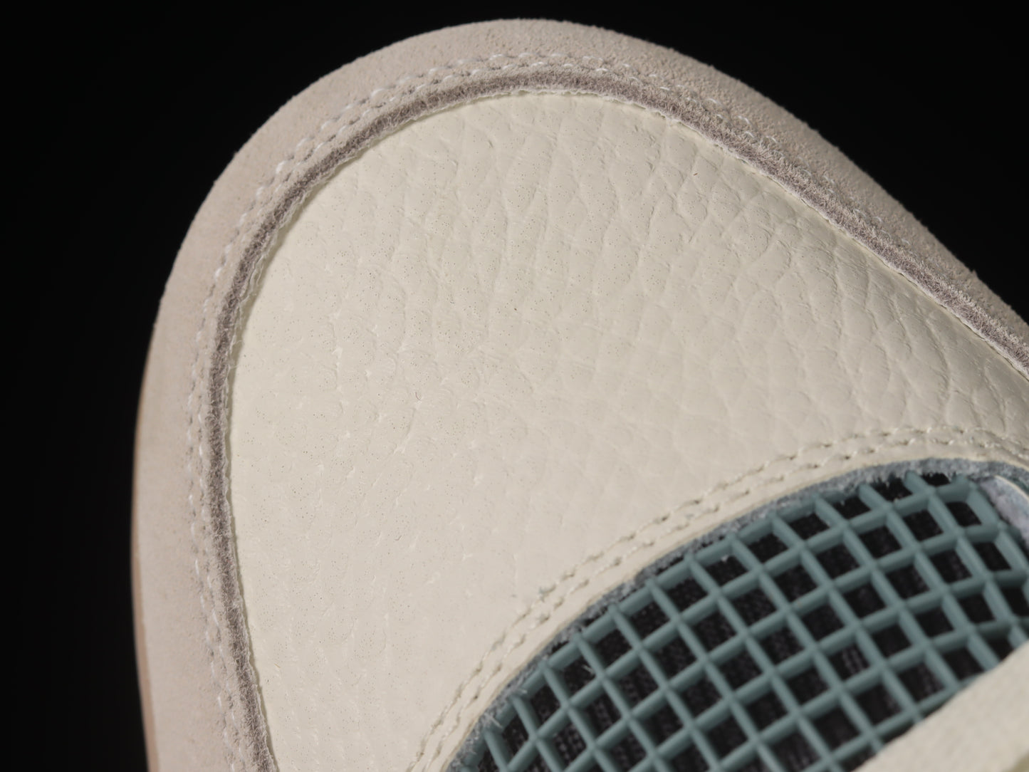 AJ4 Retro