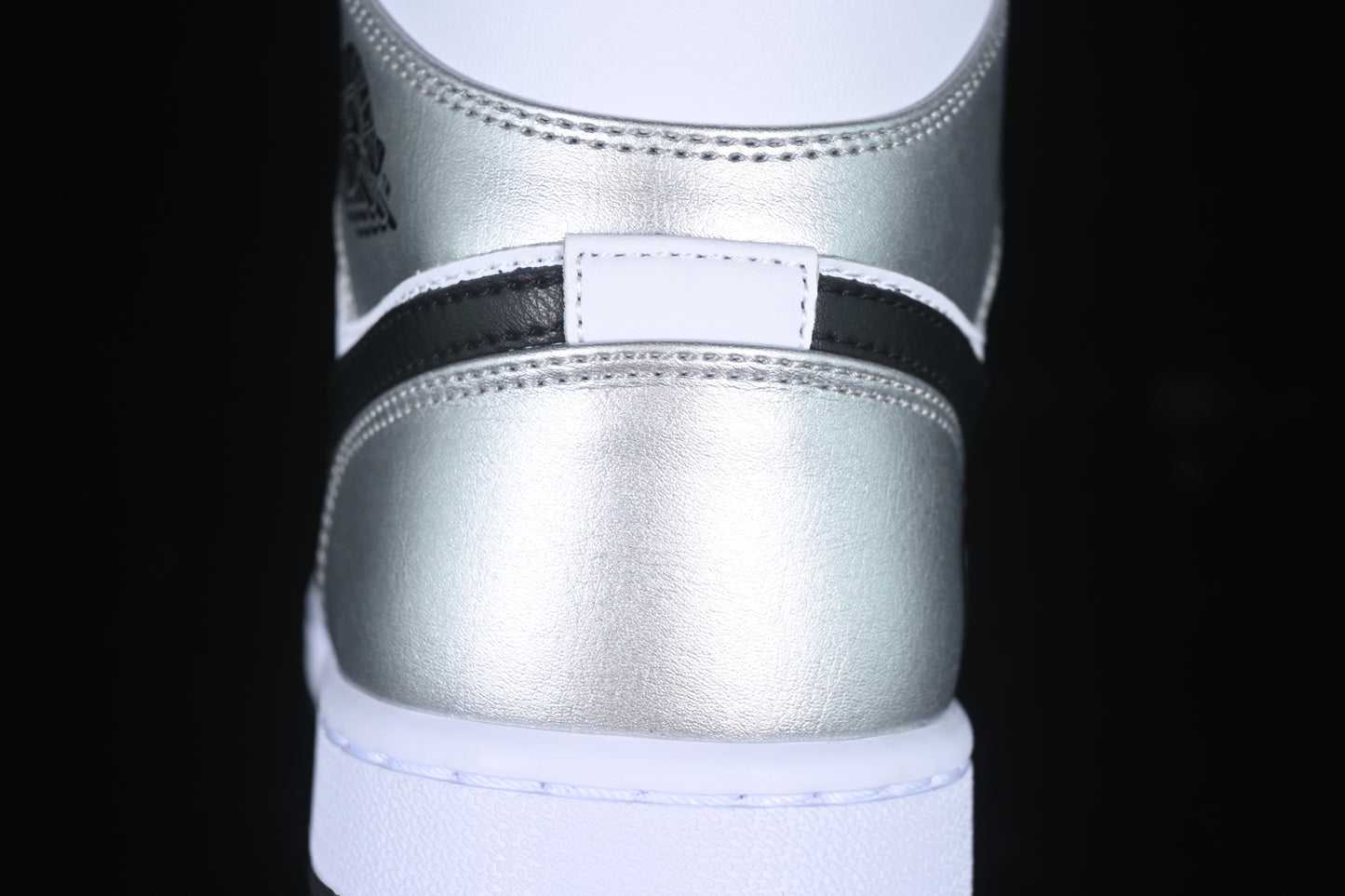 AJ1 Mid