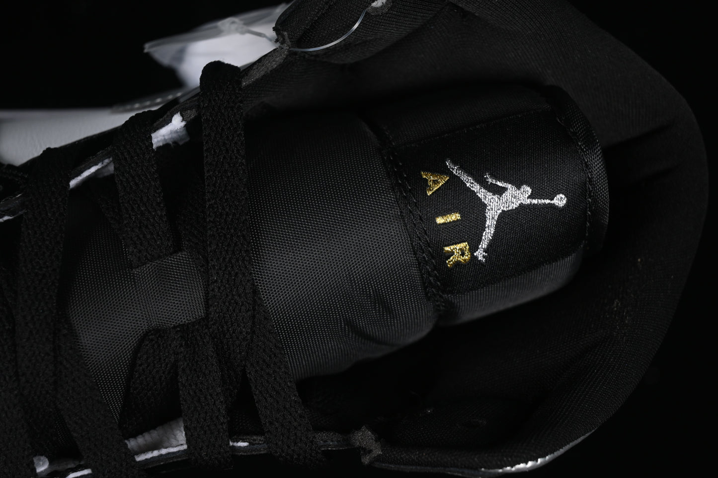 AJ1 Mid