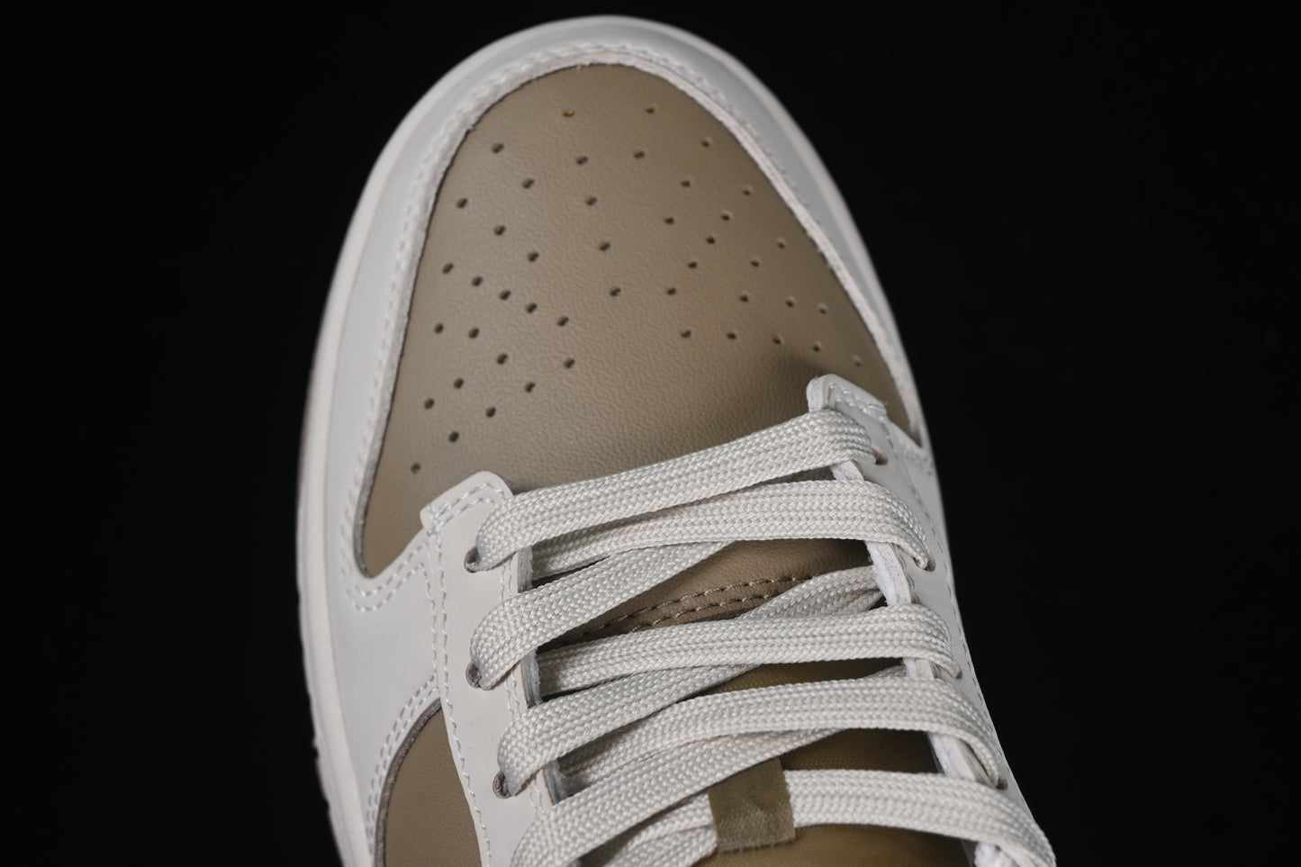 SB Dunk Low Premium