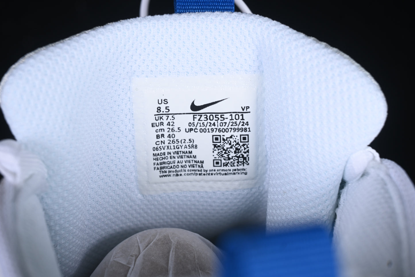 White Hyper Royal