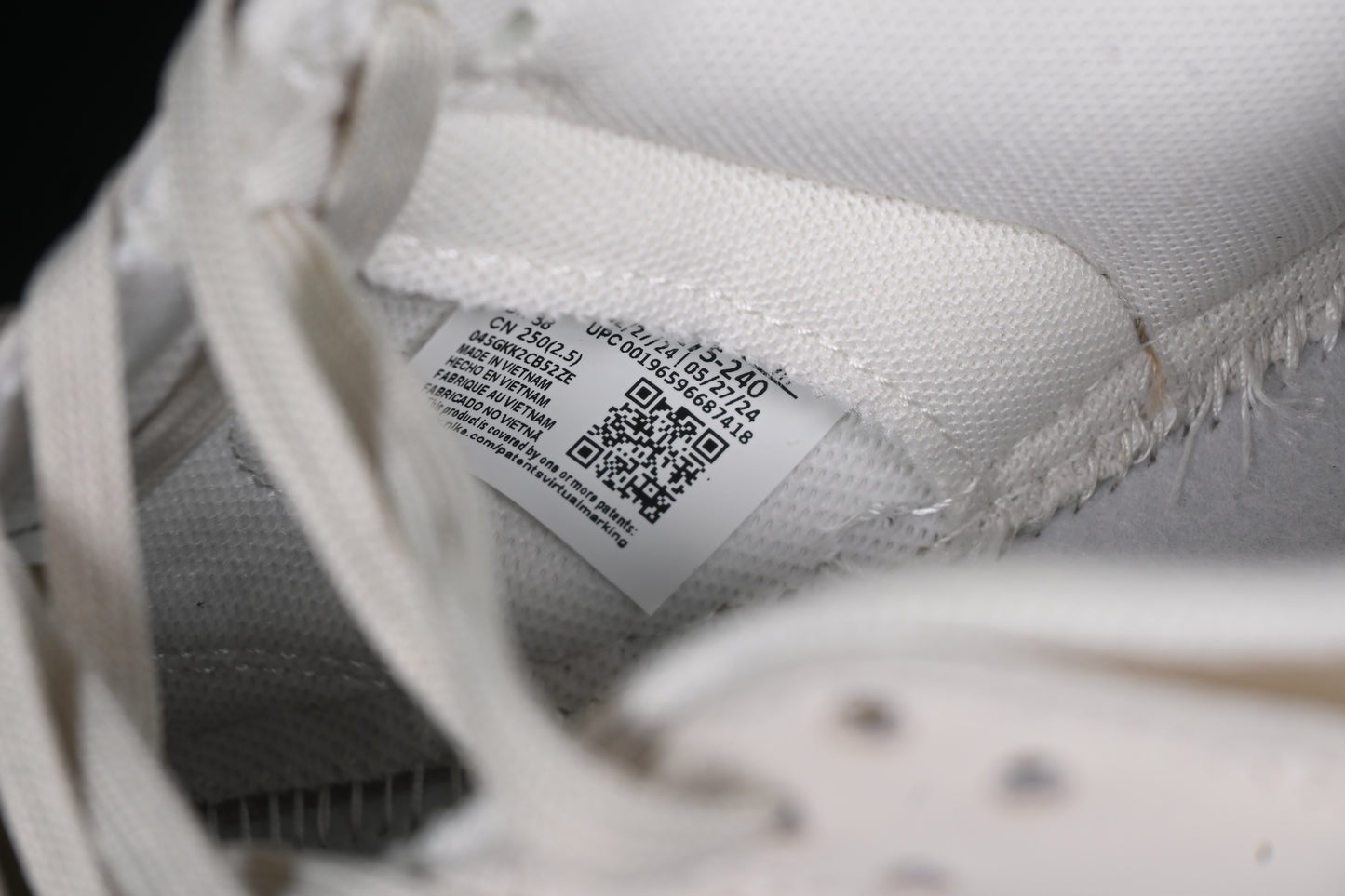 SB Dunk Low Premium