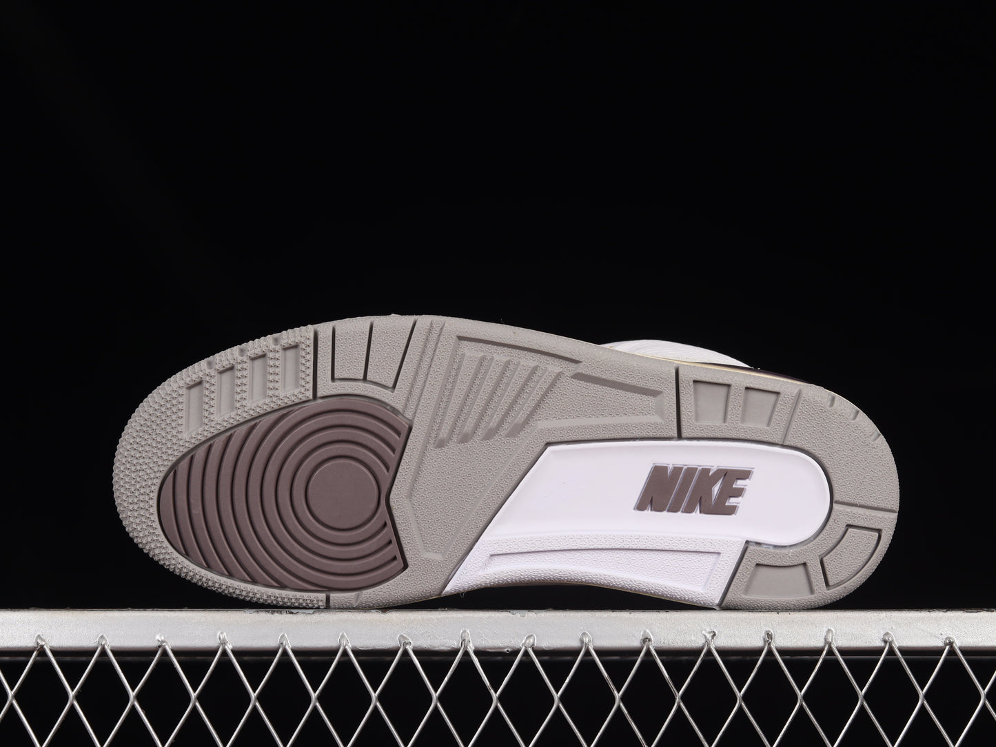 AJ3 Retro
