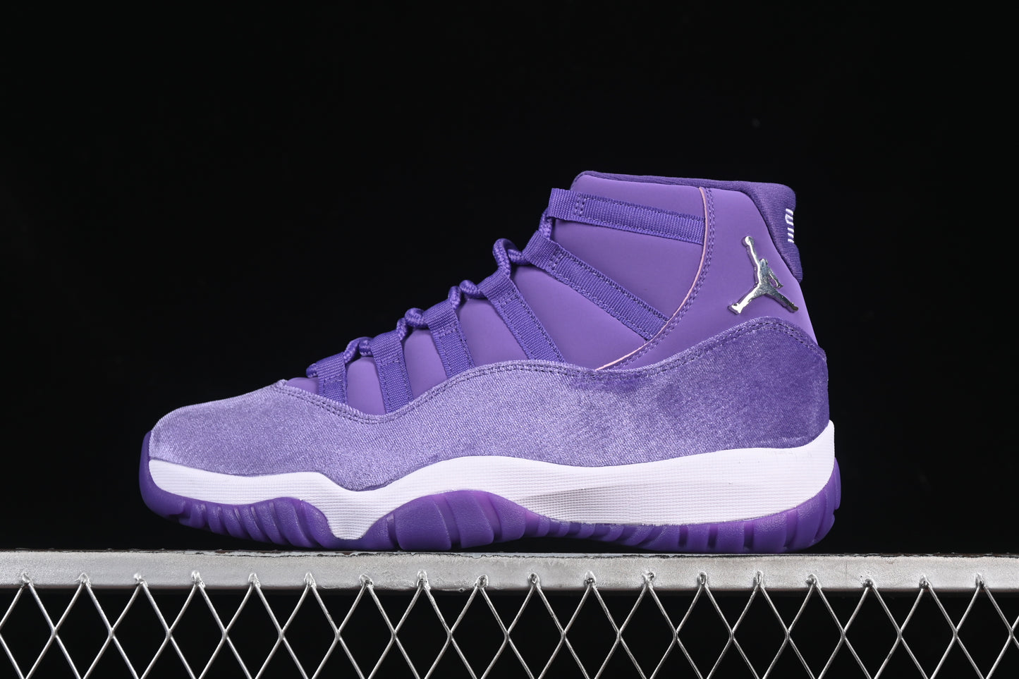 AJ11 Mid