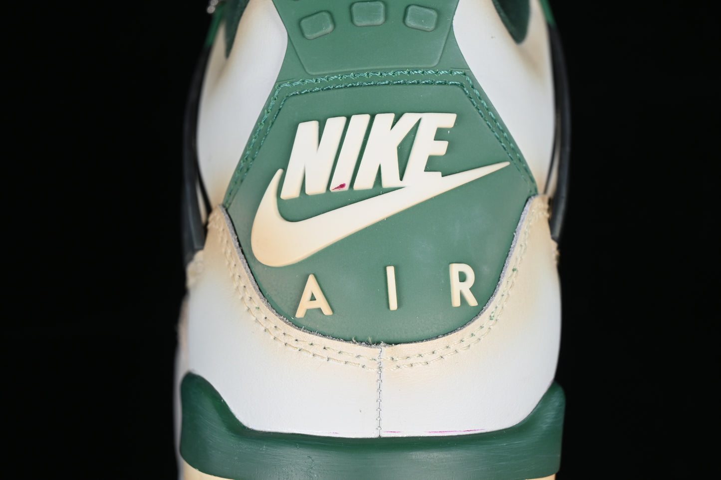 AJ4 Retro