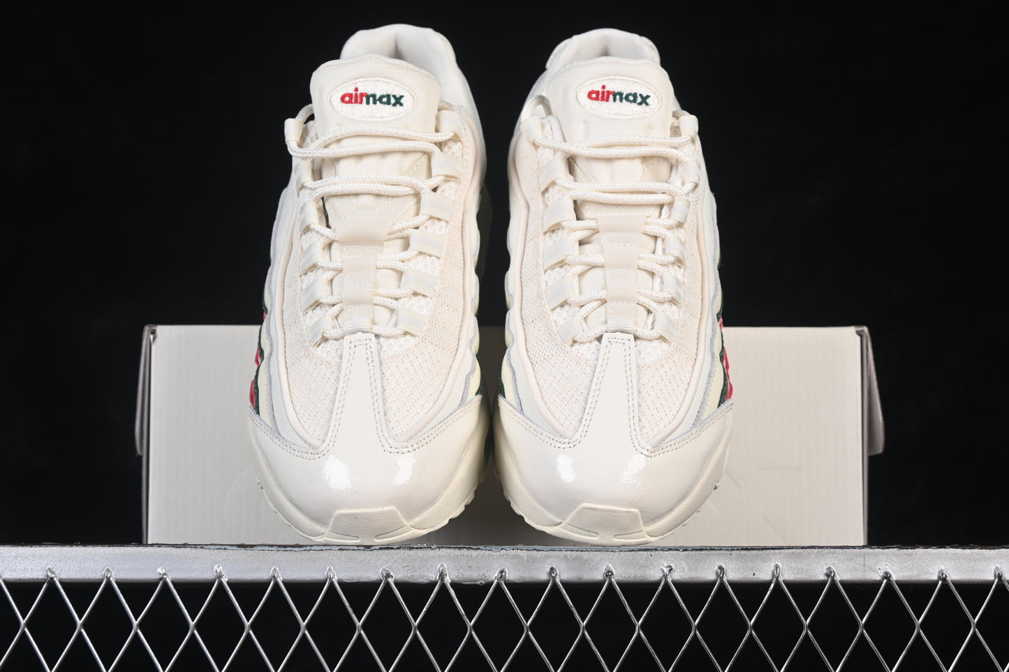 Undefeated ‘Creme’