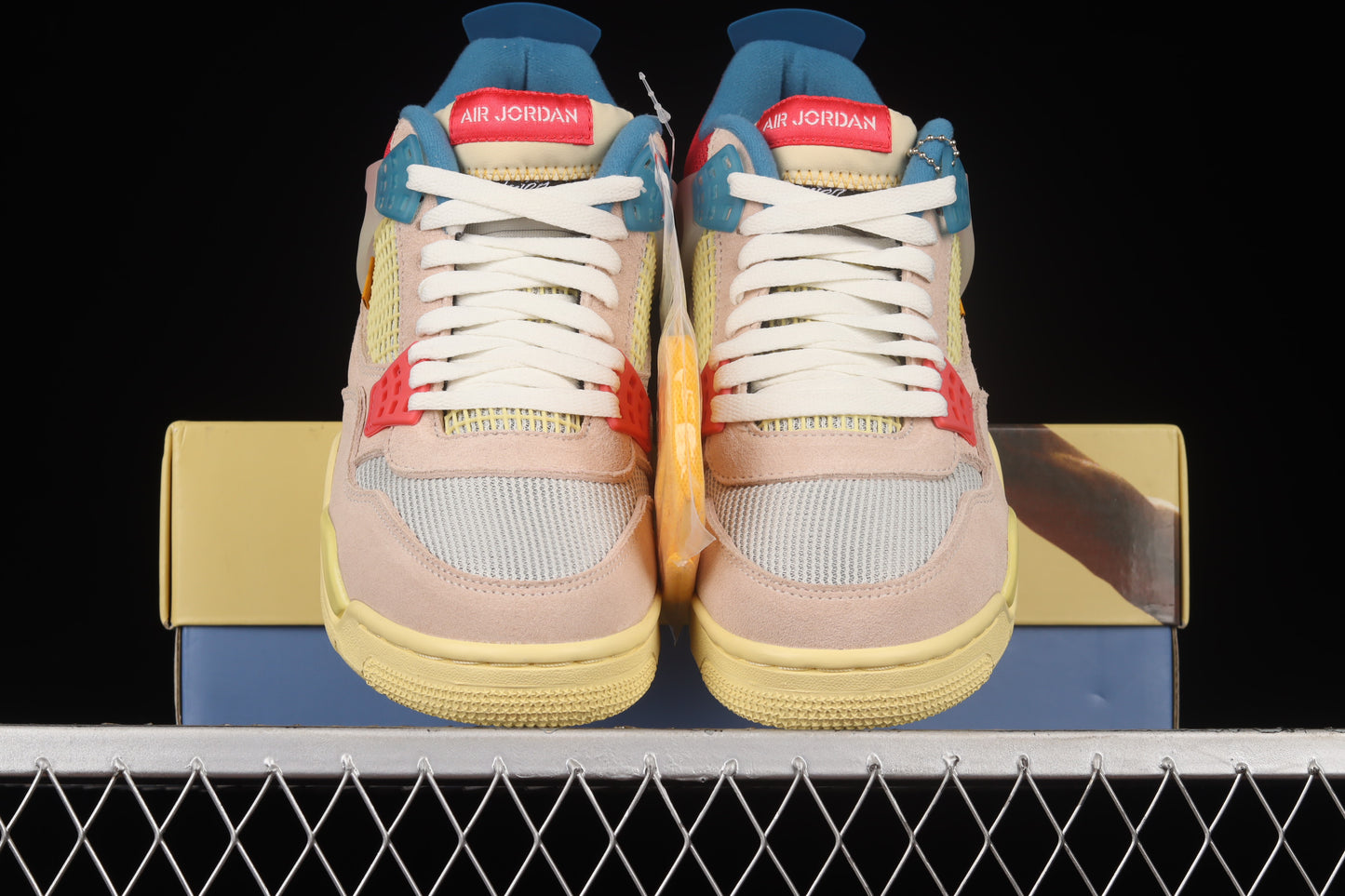 AJ4 Retro