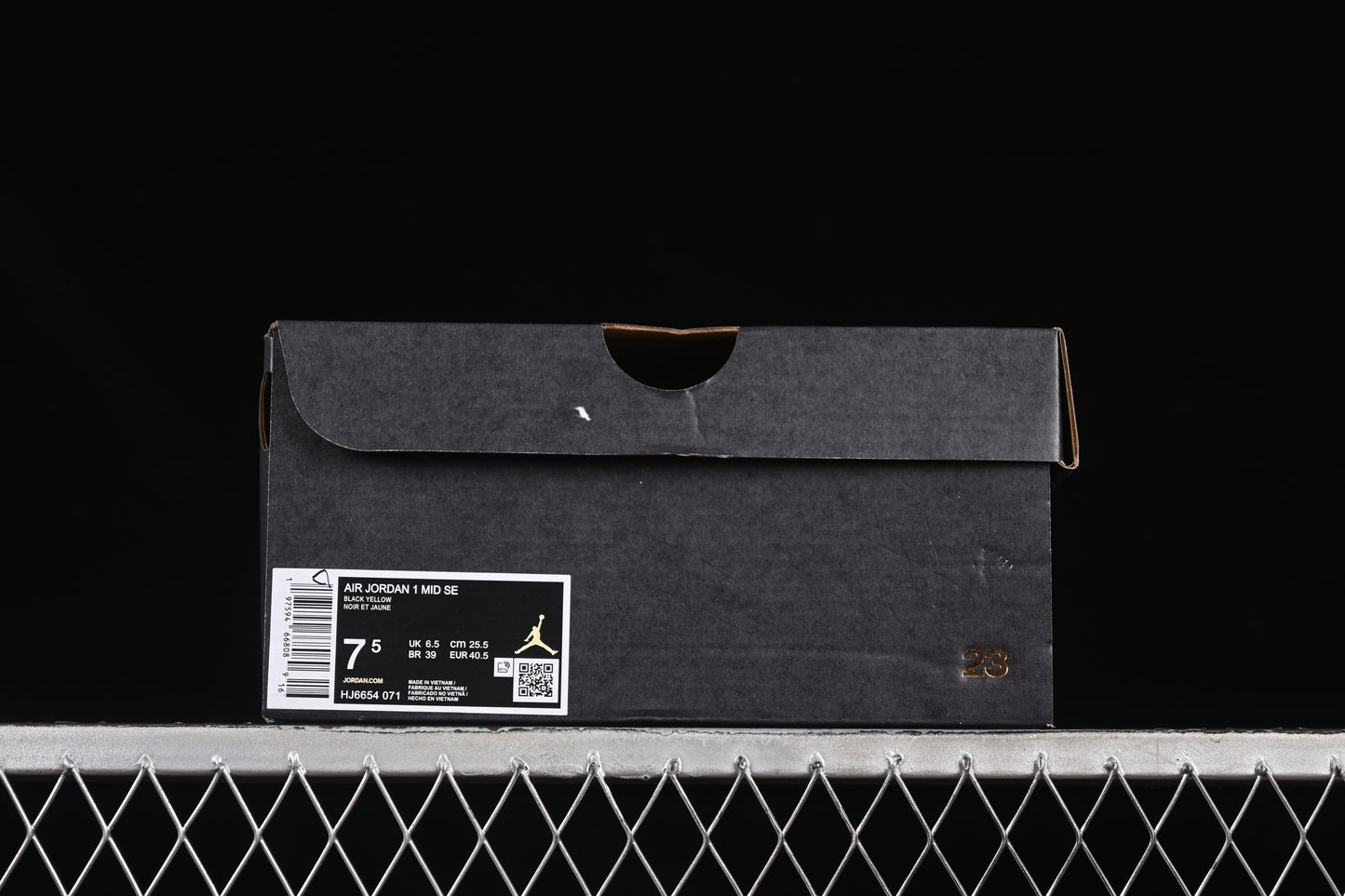 AJ1 Mid