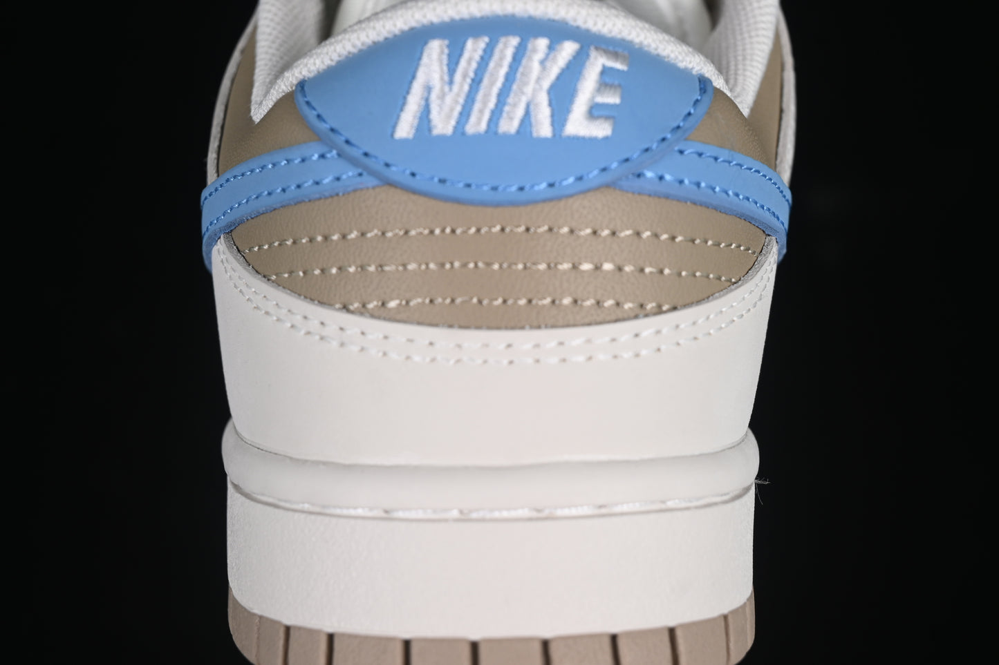 SB Dunk Low Premium