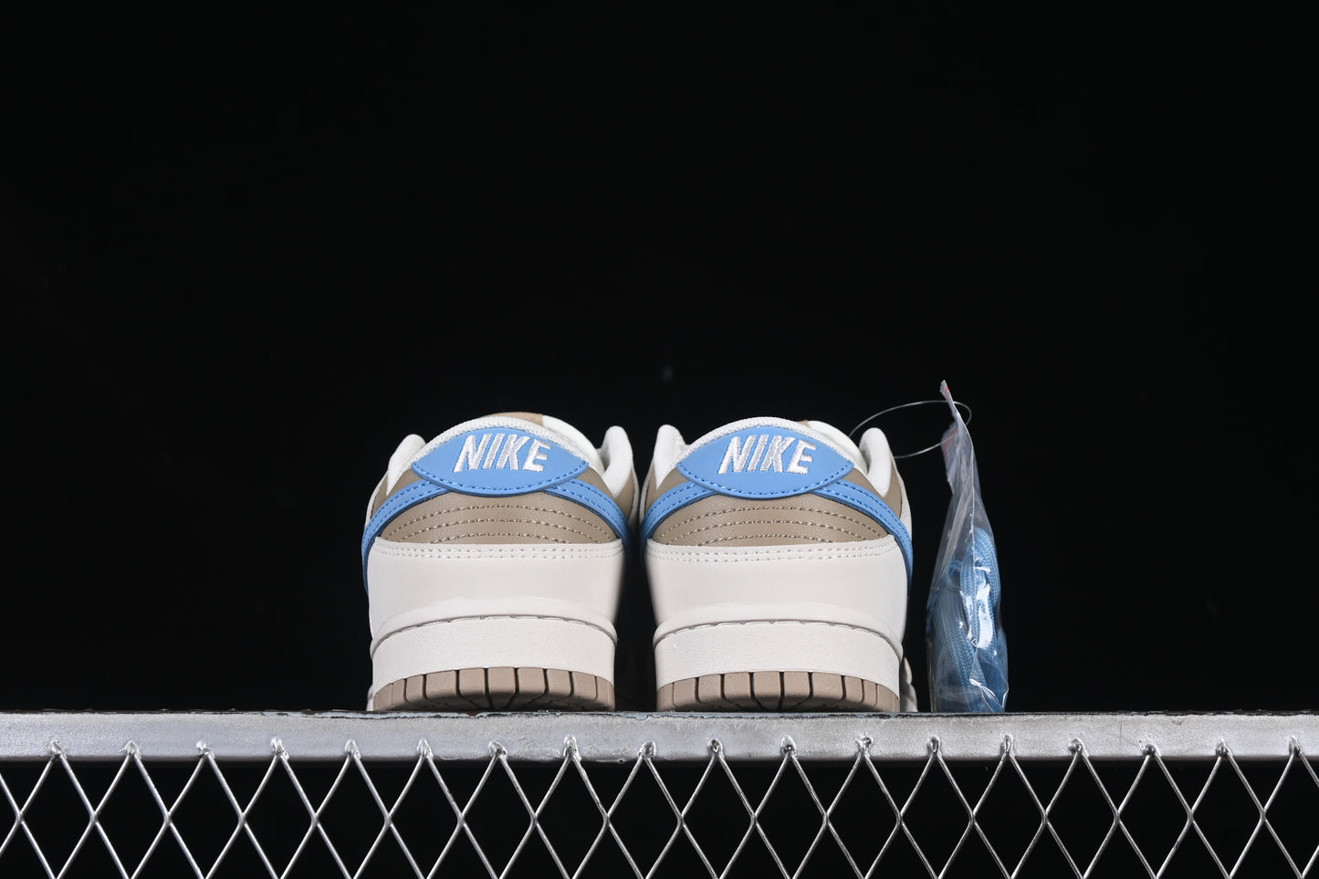 SB Dunk Low Premium