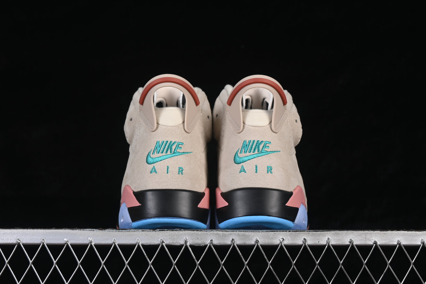 A Ma Maniere ‘Sail’