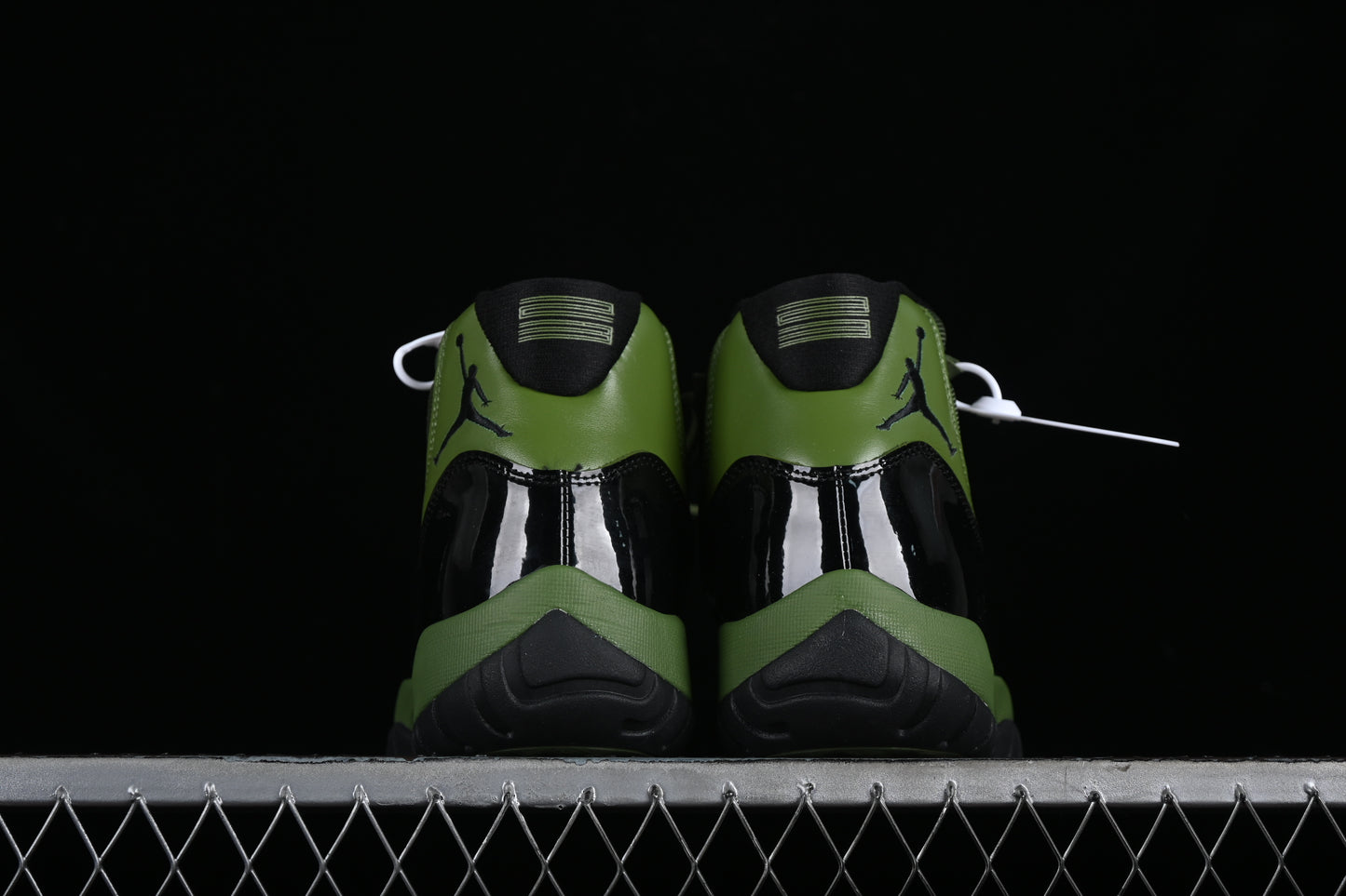 AJ11 Mid