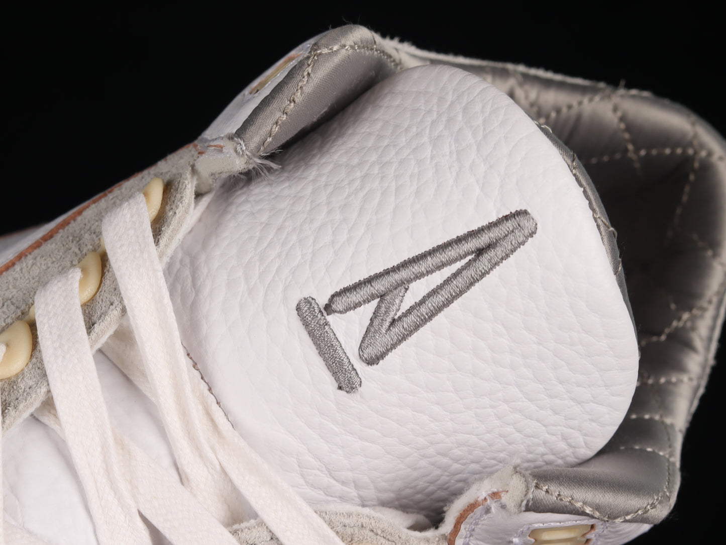 AJ3 Retro