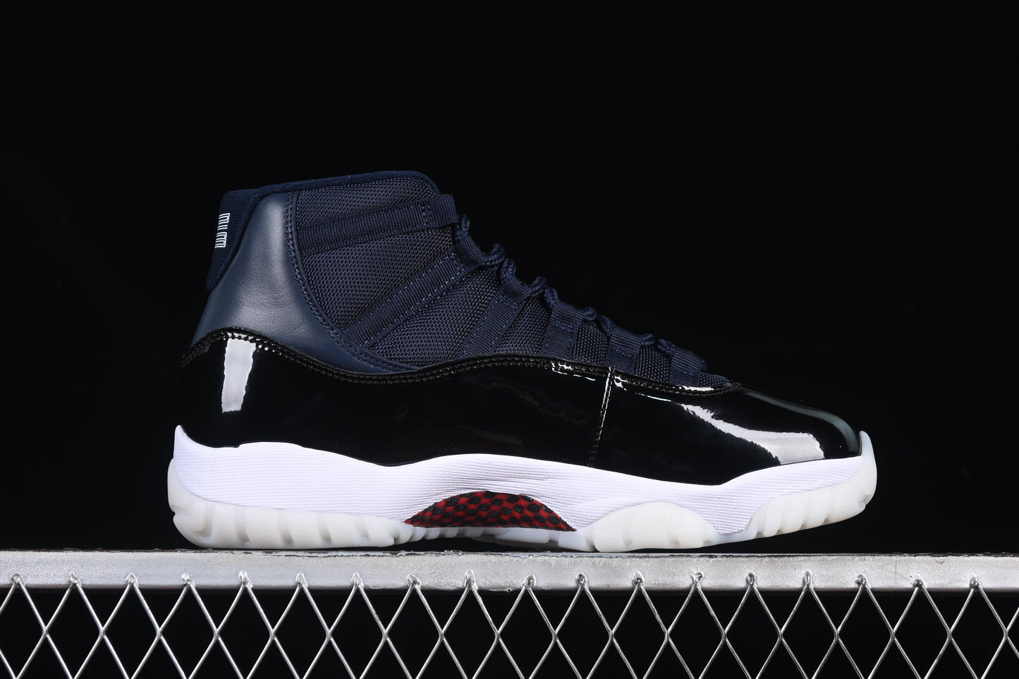 AJ11 Mid