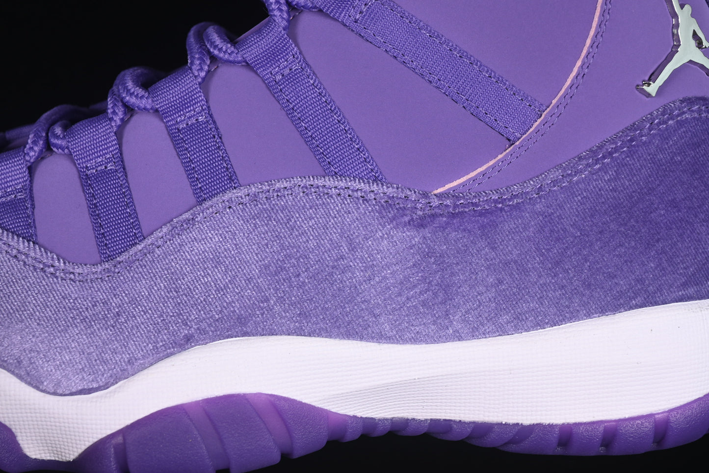 AJ11 Mid