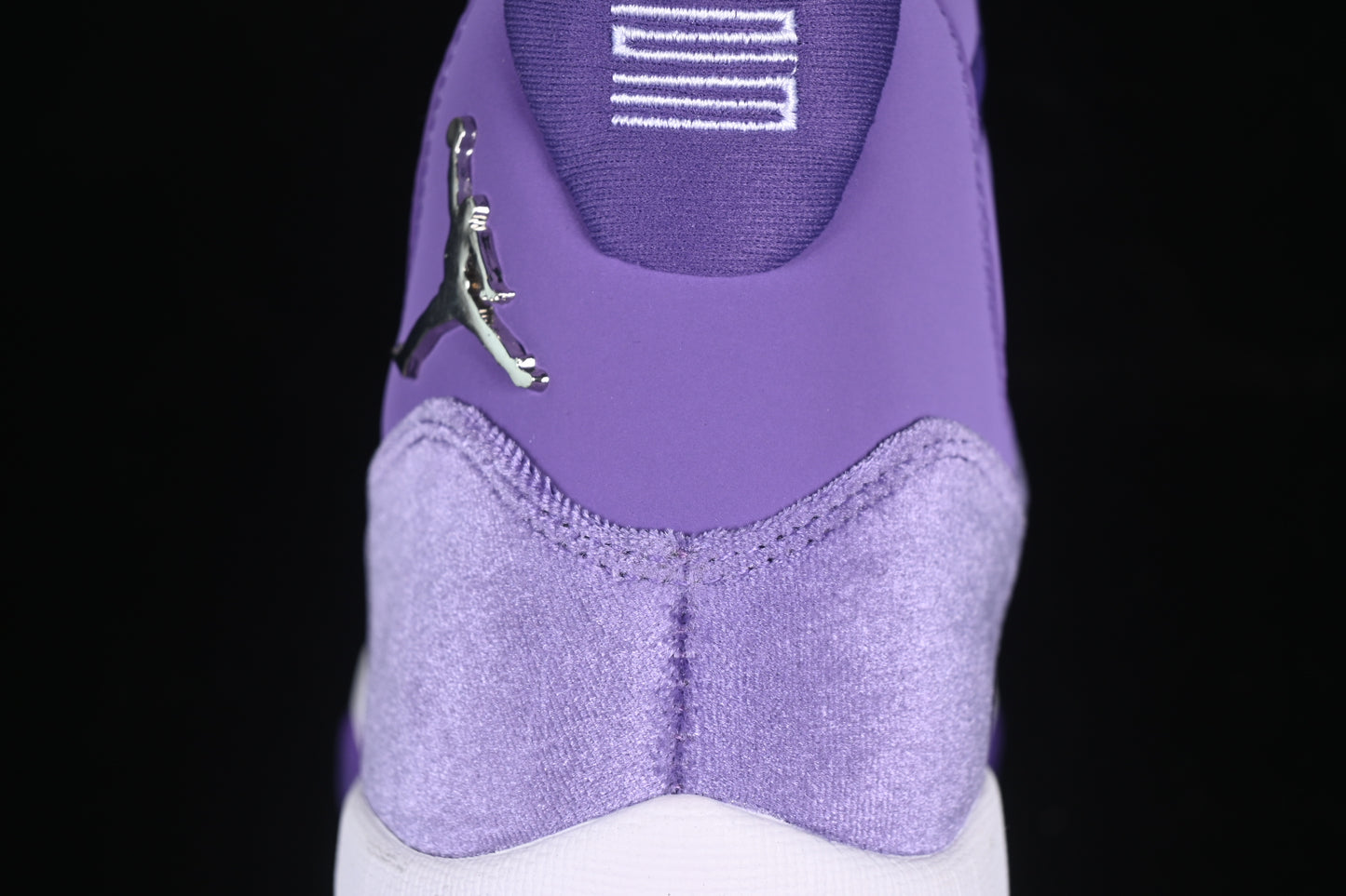 AJ11 Mid