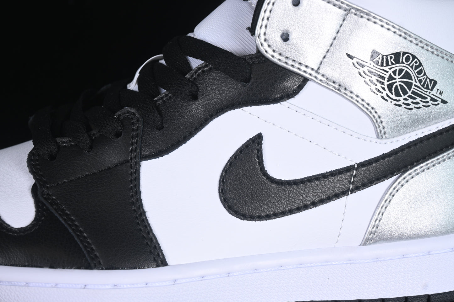 AJ1 Mid