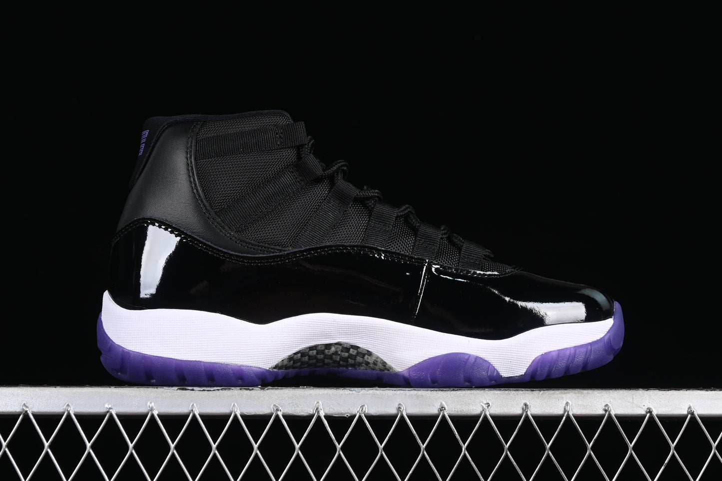 AJ11 Mid