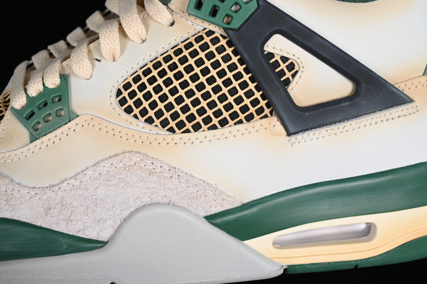 AJ4 Retro