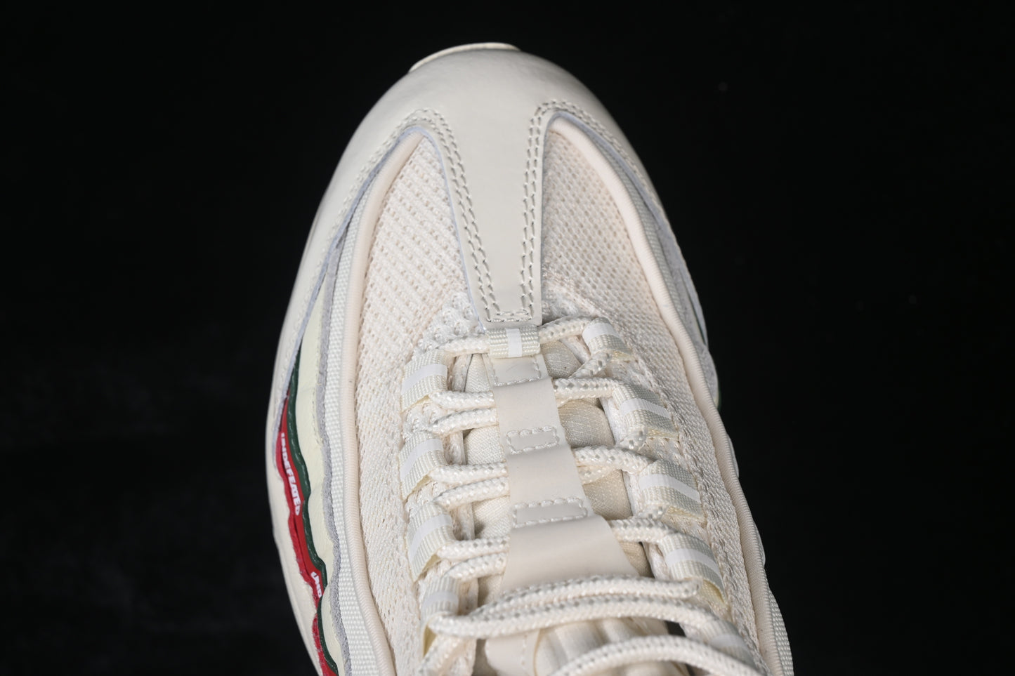 Undefeated ‘Creme’