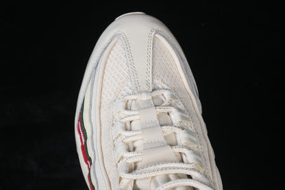 Undefeated ‘Creme’