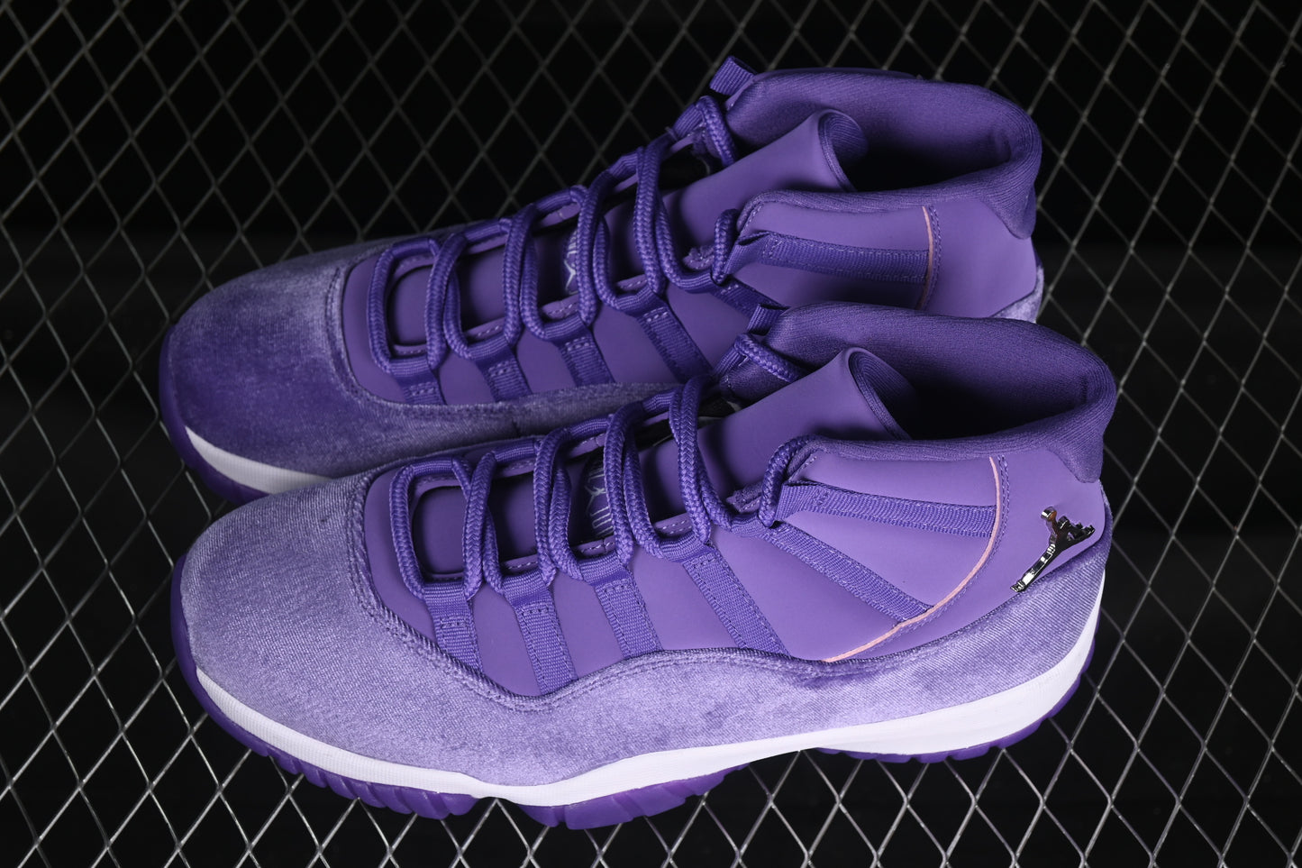 AJ11 Mid