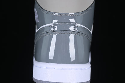 AJ1 Mid