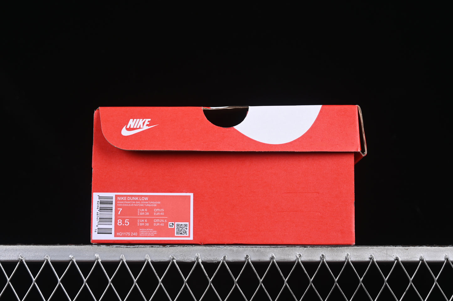 SB Dunk Low Premium
