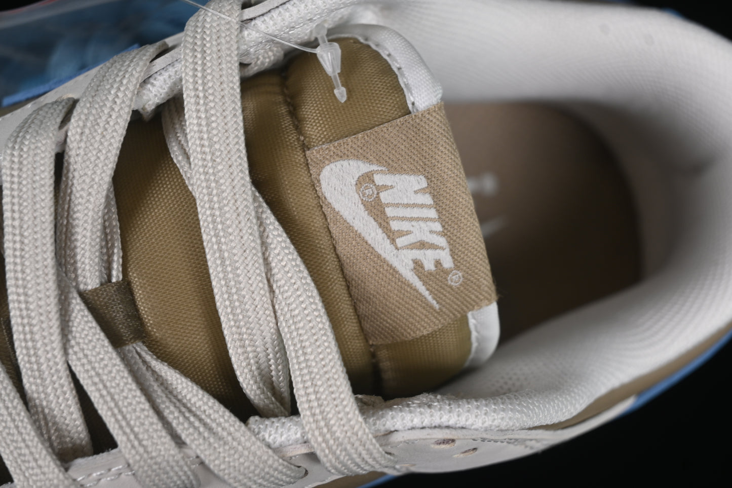 SB Dunk Low Premium