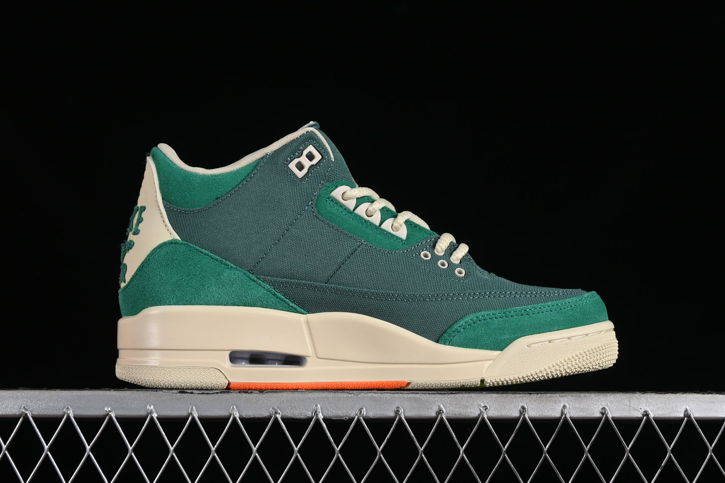 AJ3 Retro