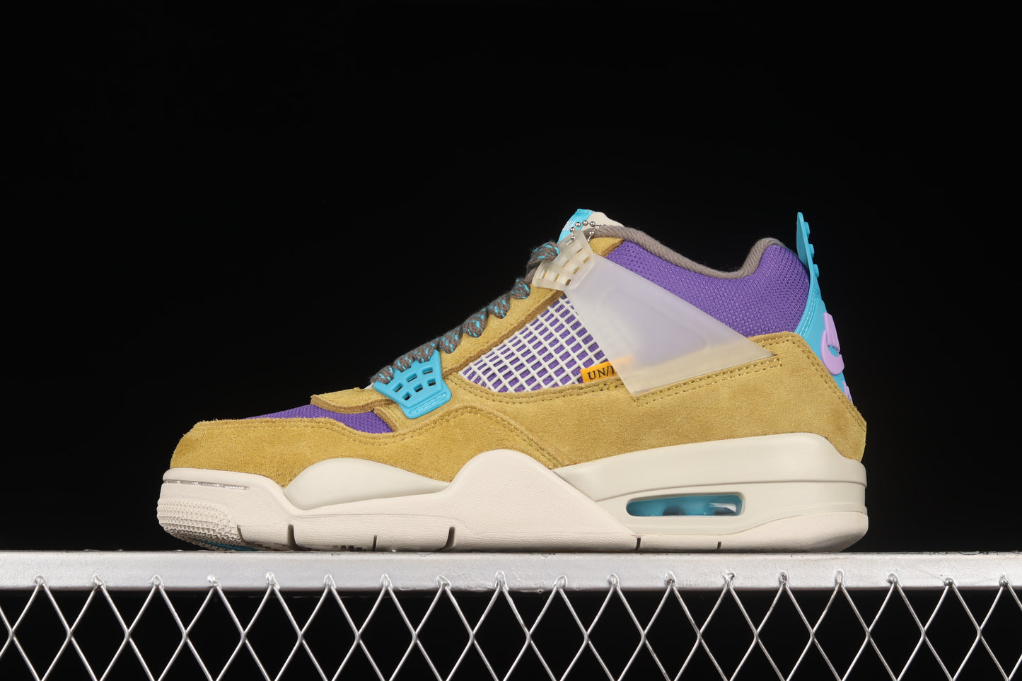 AJ4 Retro